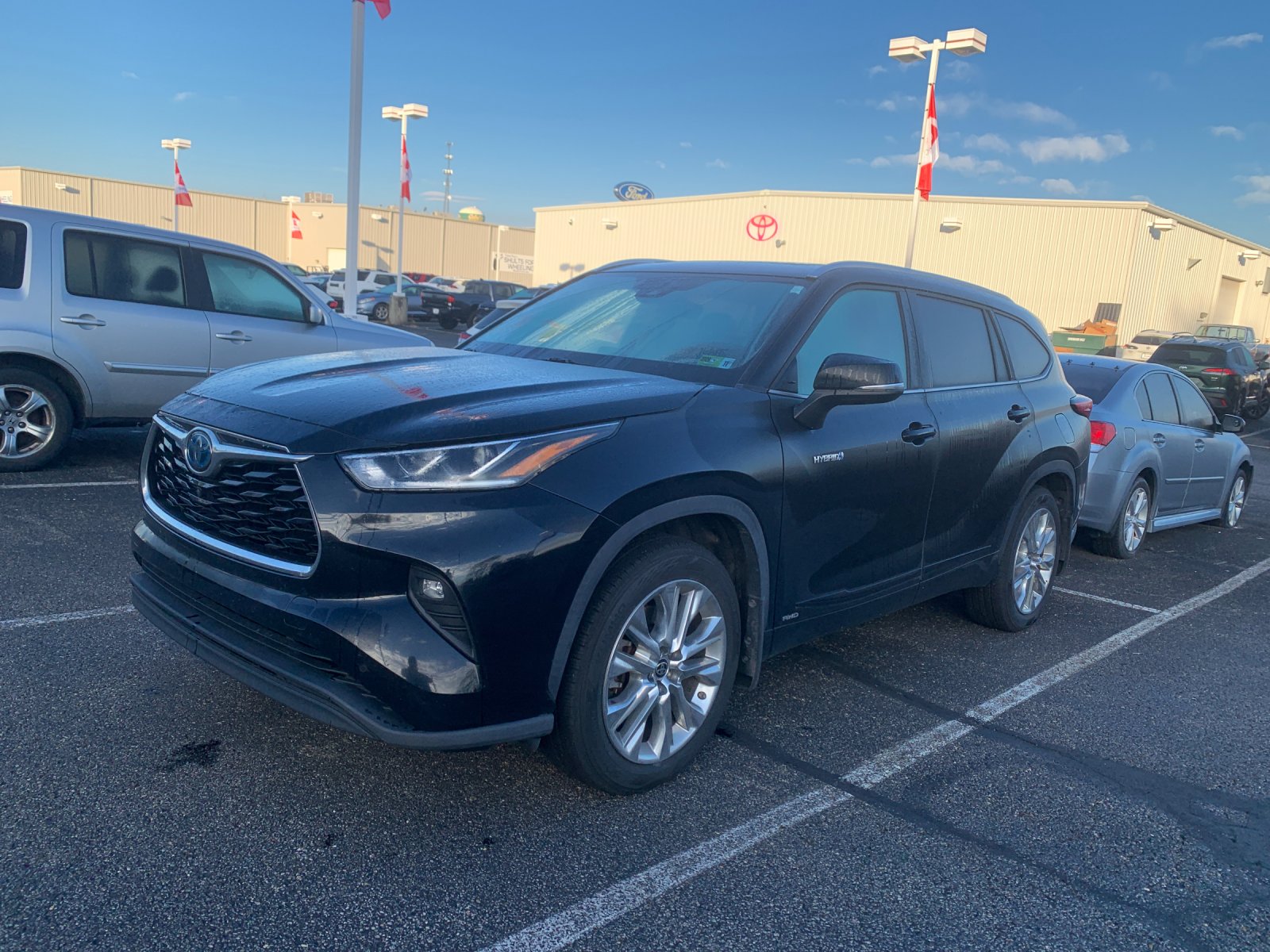 2021 Toyota Highlander Hybrid Limited photo 3