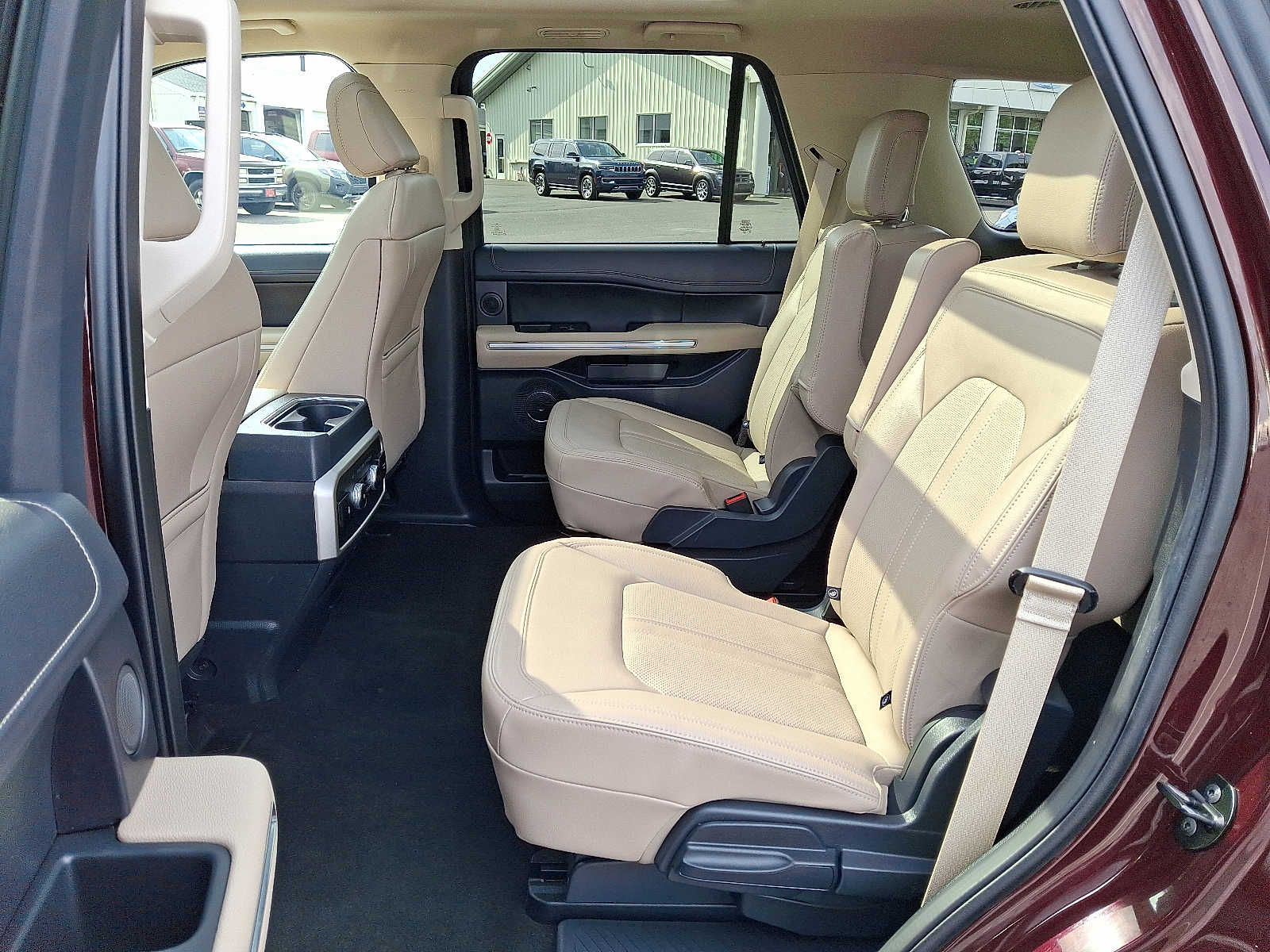 2024 Ford Expedition Limited photo 11