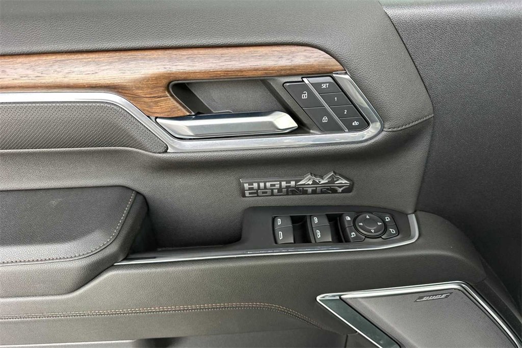 2023 Chevrolet Silverado 1500 High Country photo 11