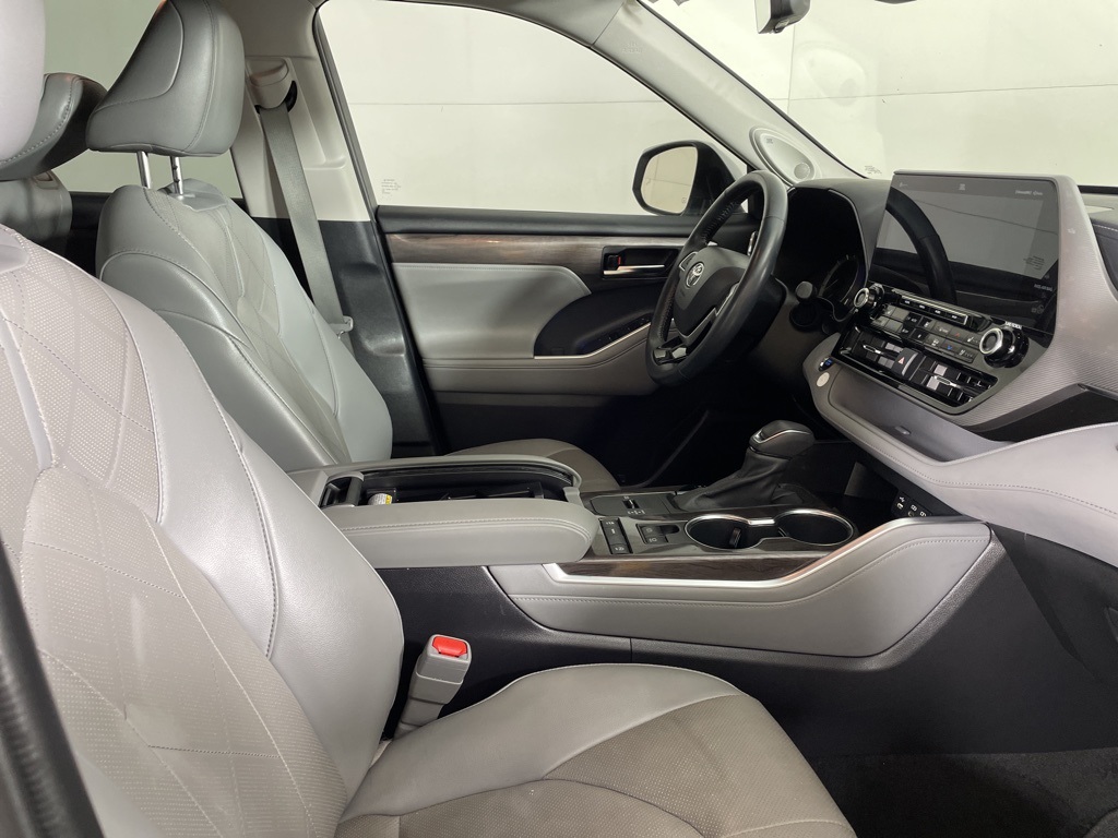 2022 Toyota Highlander Platinum photo 12