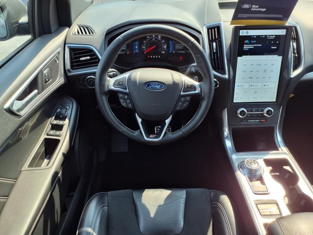 2022 Ford Edge ST photo 5