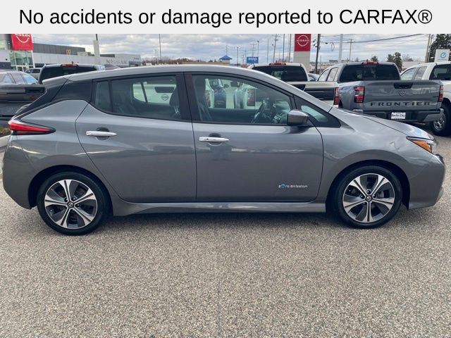 2019 Nissan Leaf SV photo 2