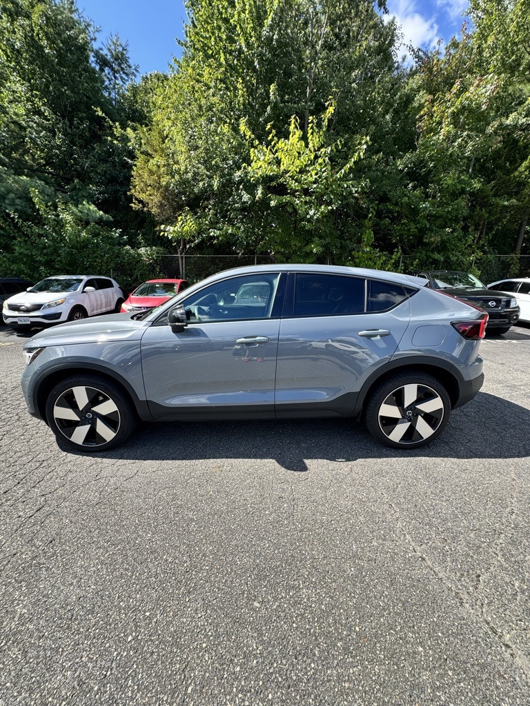 2023 Volvo C40 Recharge Ultimate photo 3