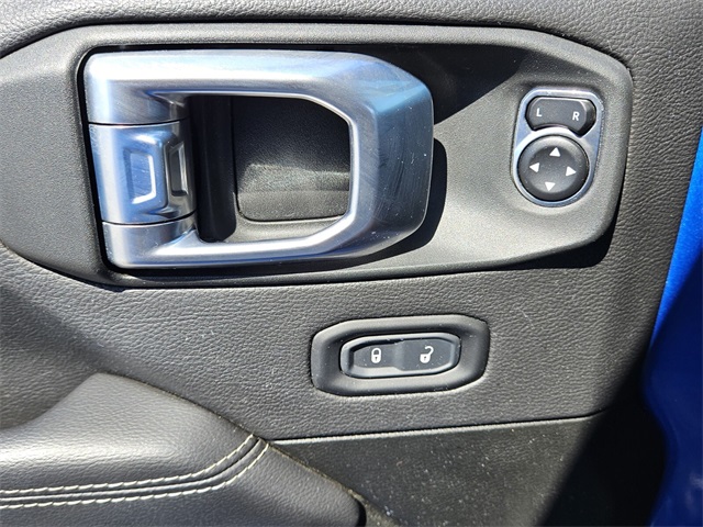 2022 Jeep Wrangler Unlimited Sahara photo 29