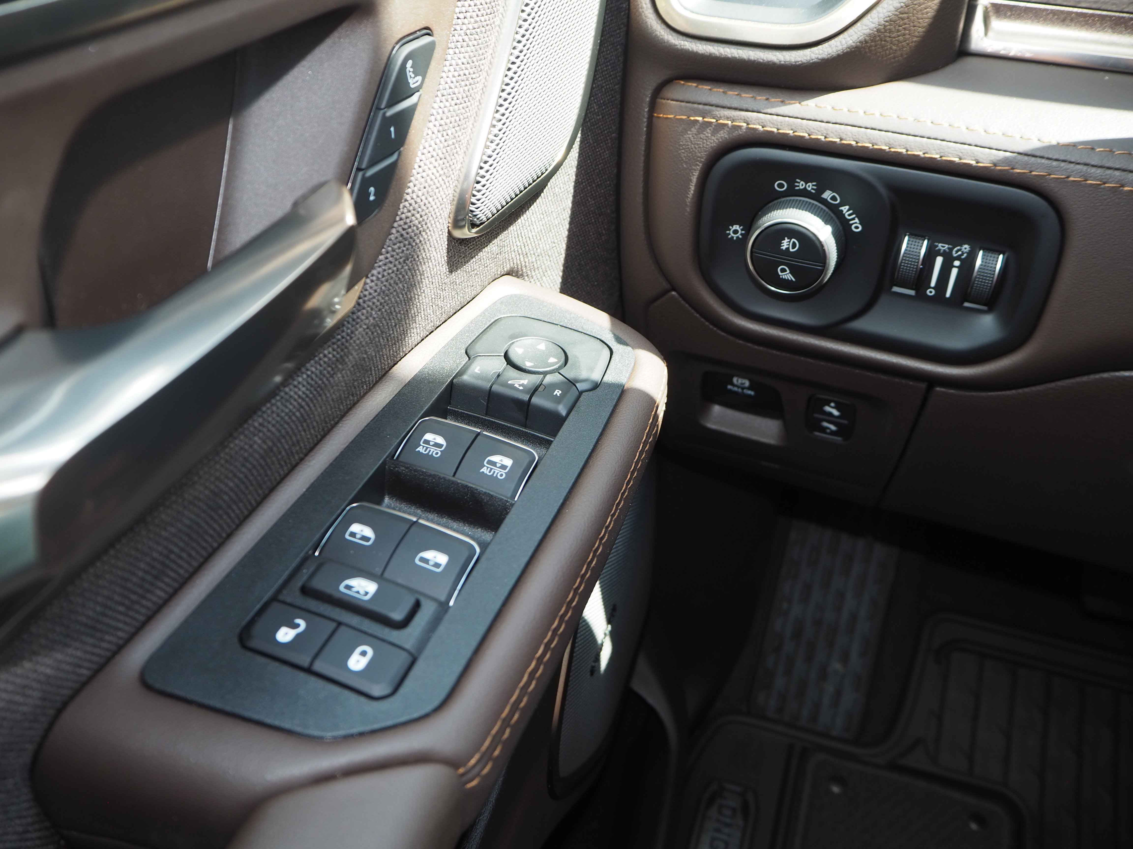 2025 Ram 1500 Limited Longhorn photo 2