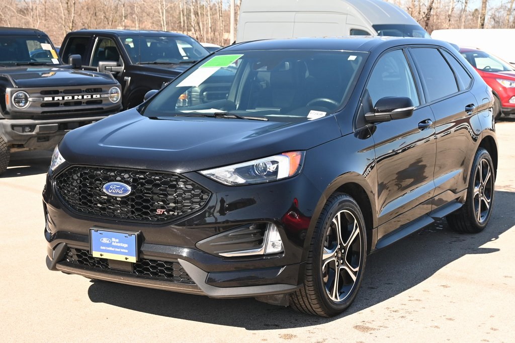 2022 Ford Edge ST photo 3