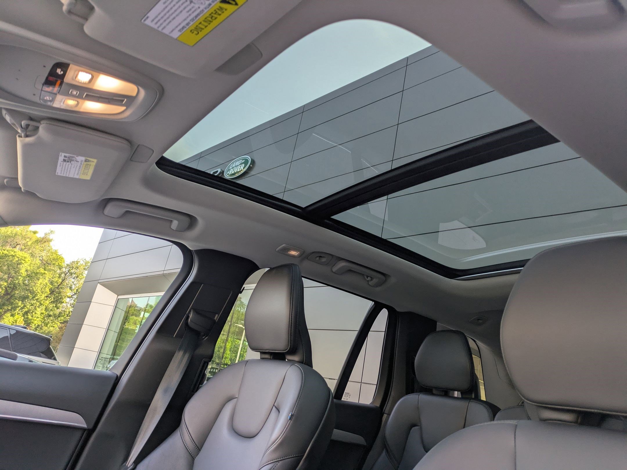 2025 Volvo XC90 Core photo 23
