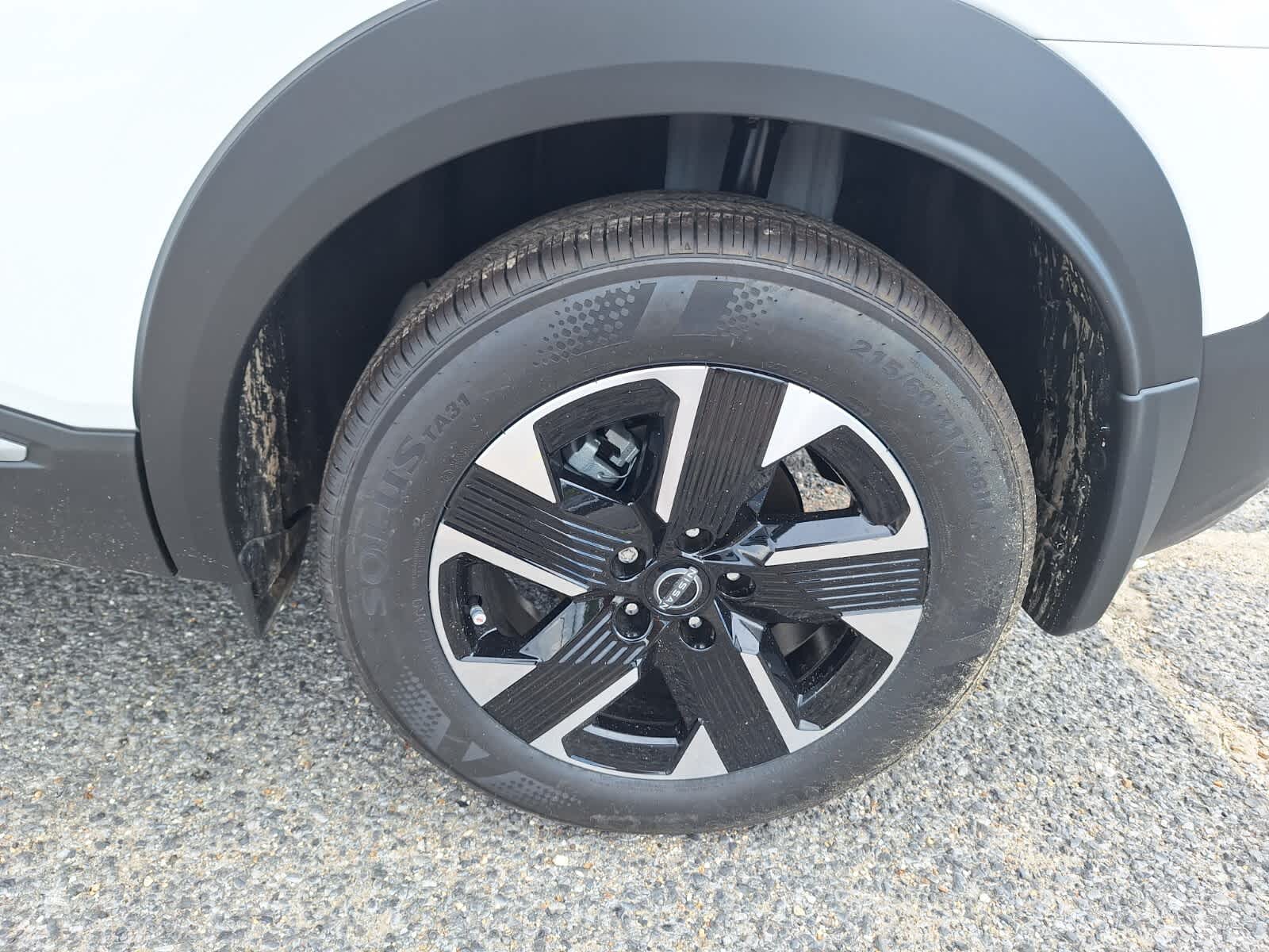 2025 Nissan Kicks SV photo 21