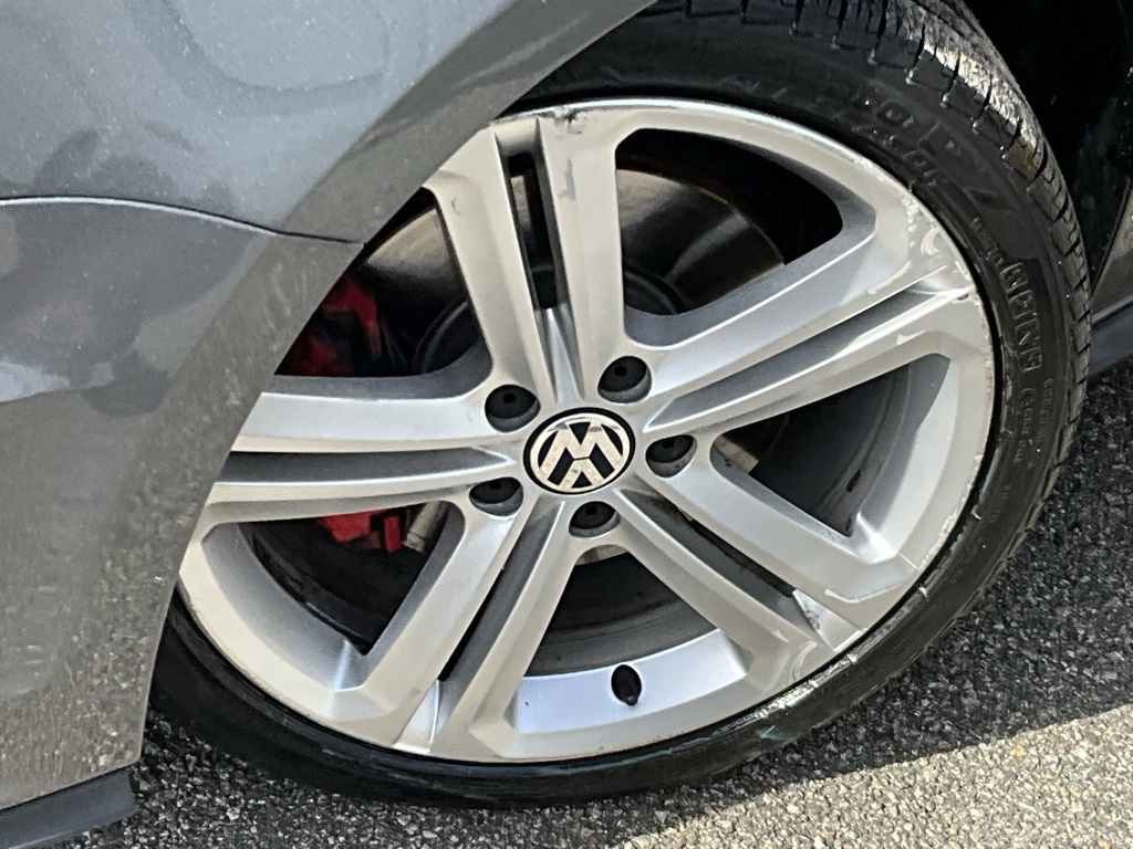 2016 Volkswagen Jetta 2.0T GLI SEL photo 2