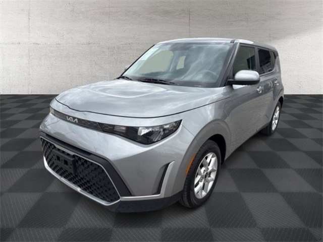 2023 Kia Soul LX photo 3