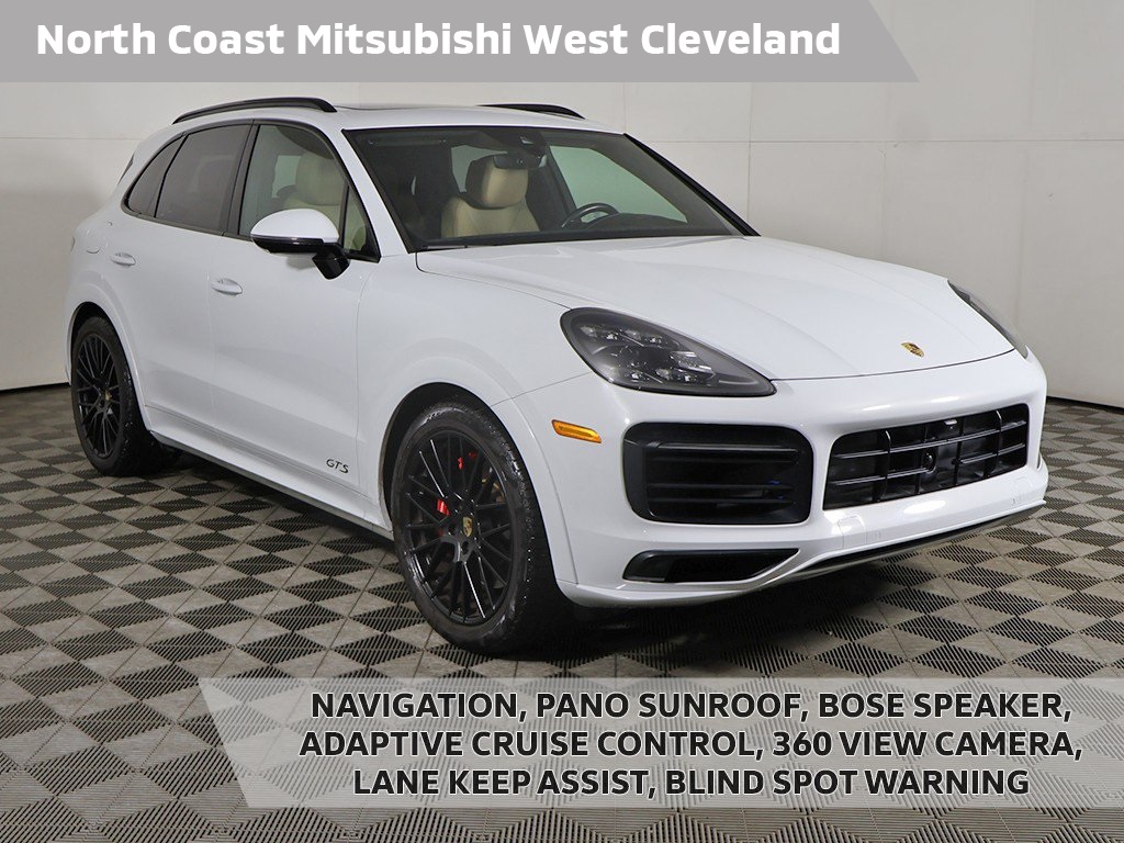 2022 Porsche Cayenne GTS's photo