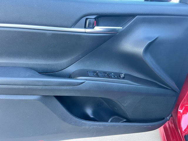 2022 Toyota Camry SE photo 10