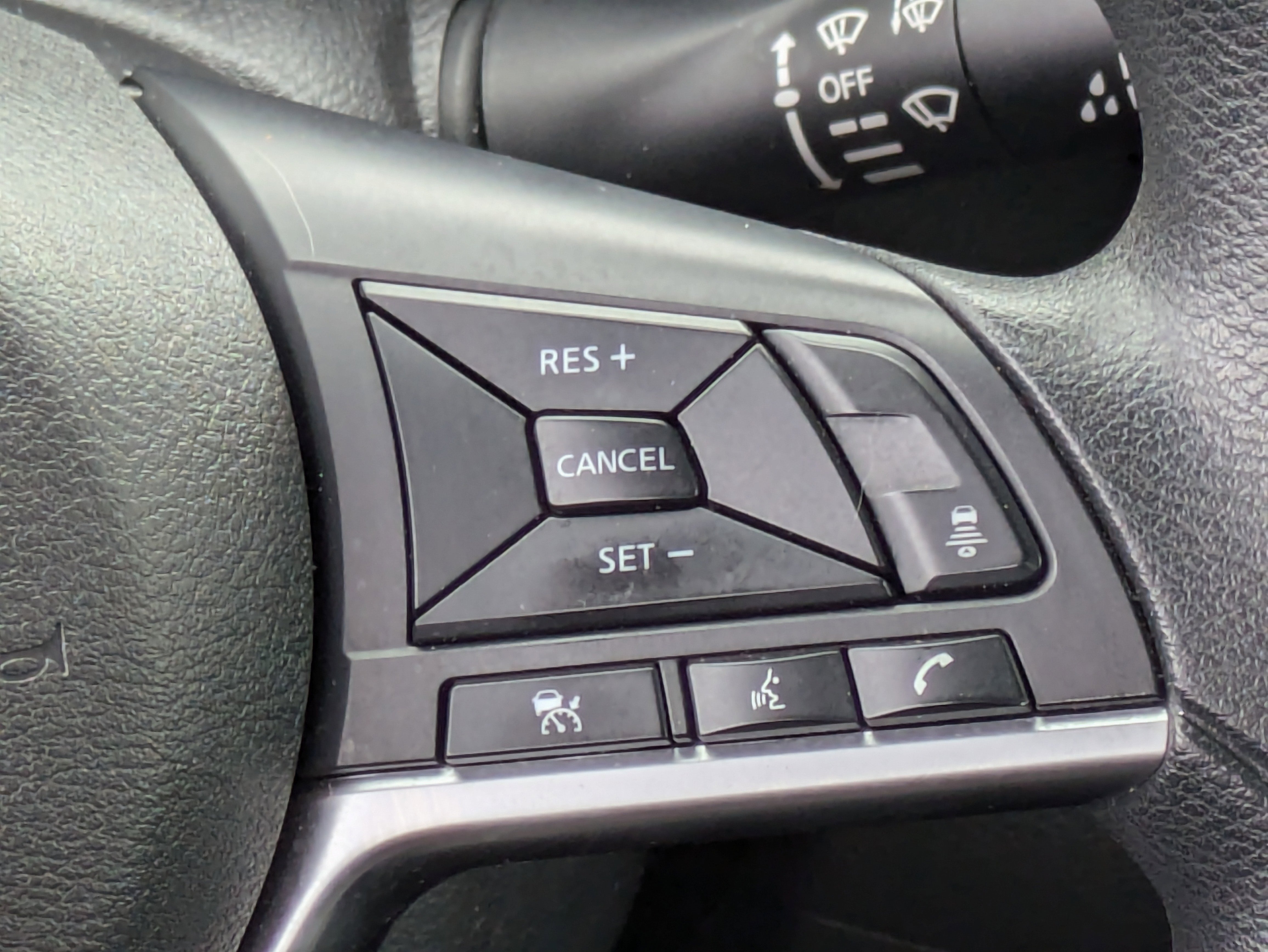 2024 Nissan Sentra SV photo 3
