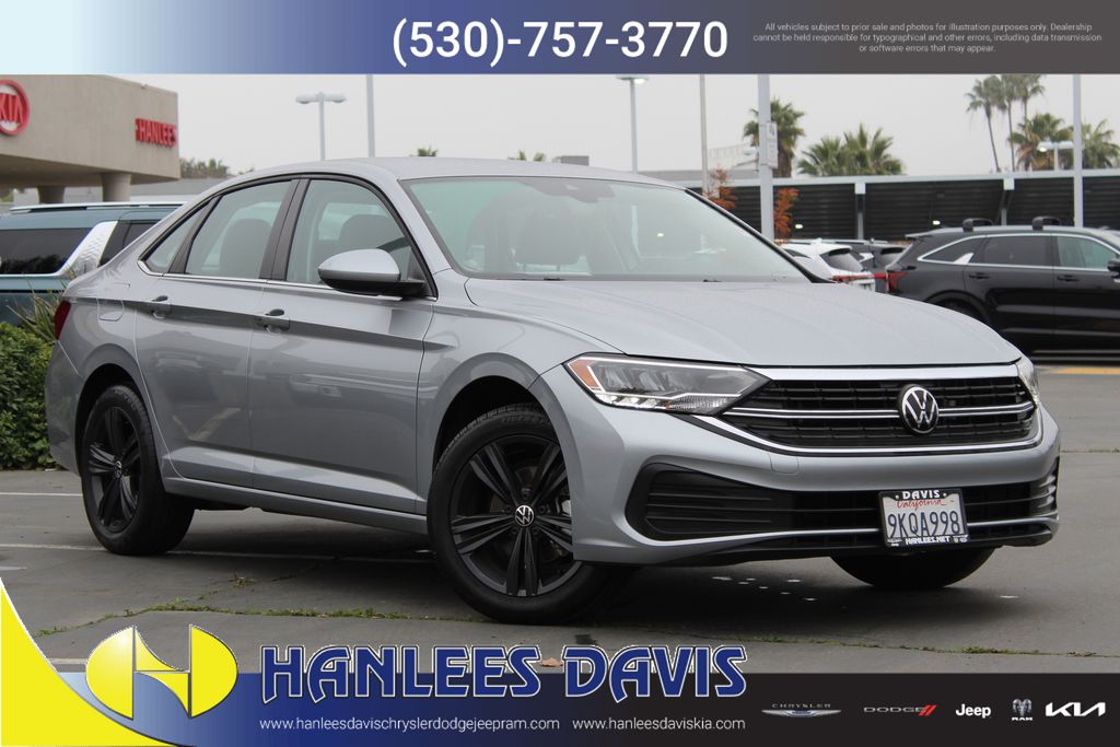 2023 Volkswagen Jetta SE's photo