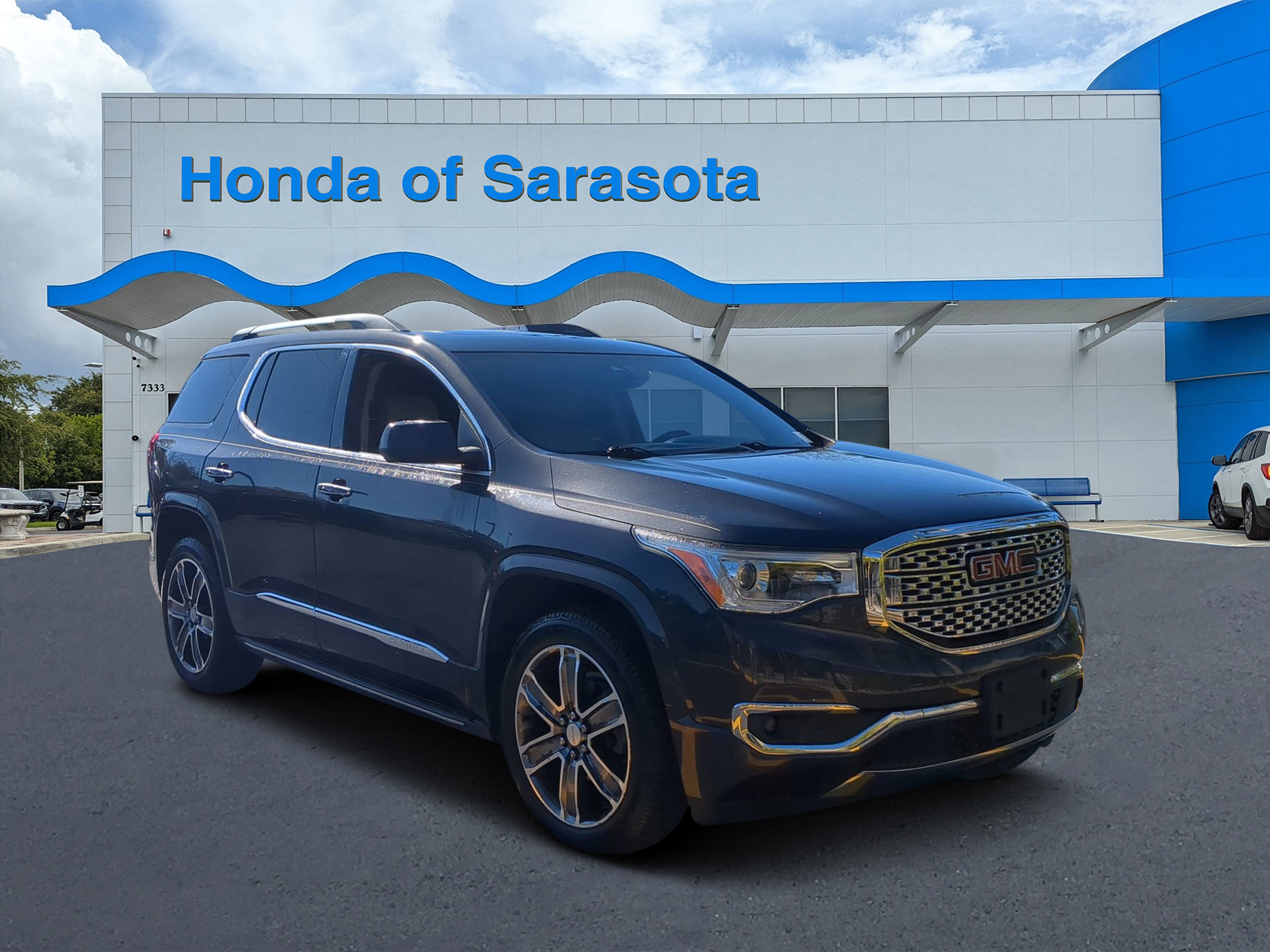 2017 GMC Acadia Denali's photo