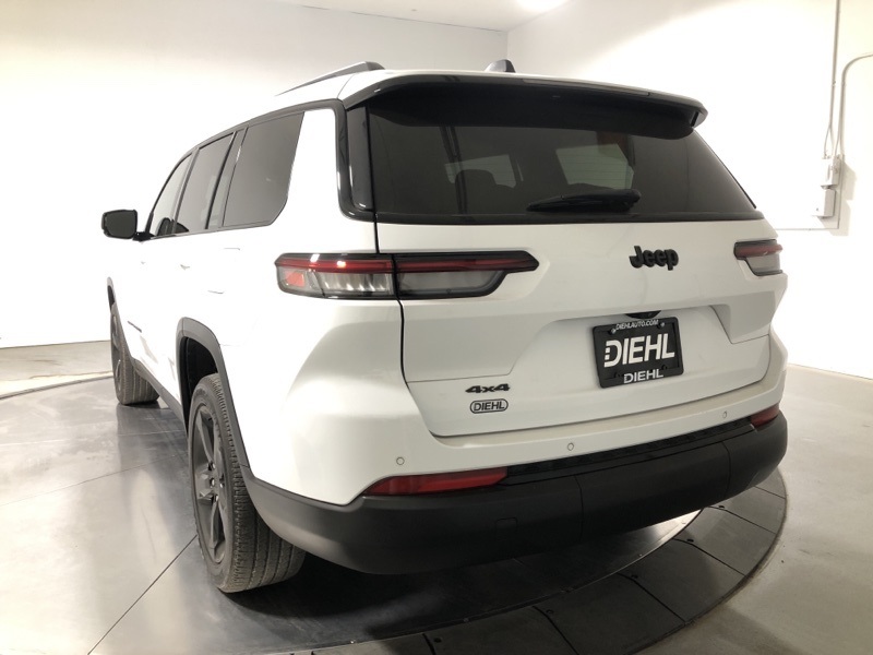 2023 Jeep Grand Cherokee Altitude photo 5