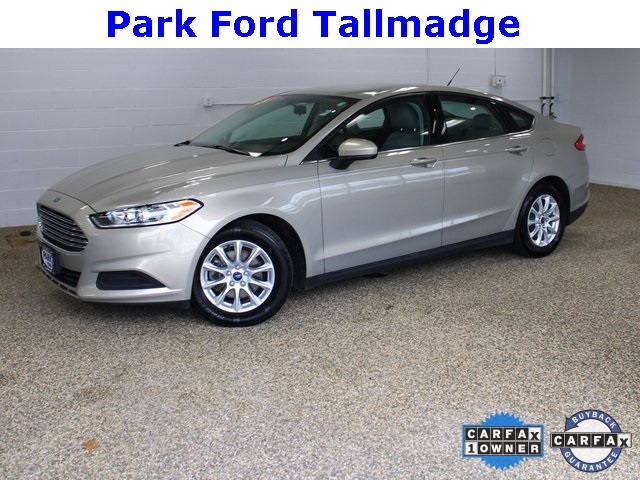 2015 Ford Fusion S's photo