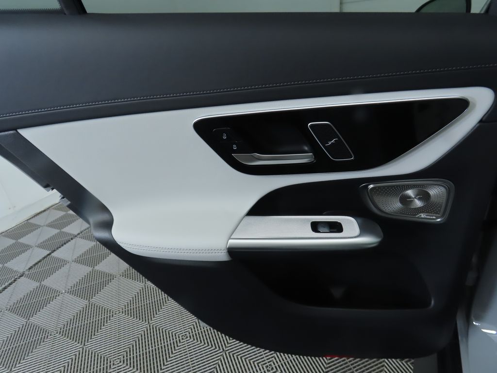 2026 Mercedes Benz GLC 300 4MATIC photo 25