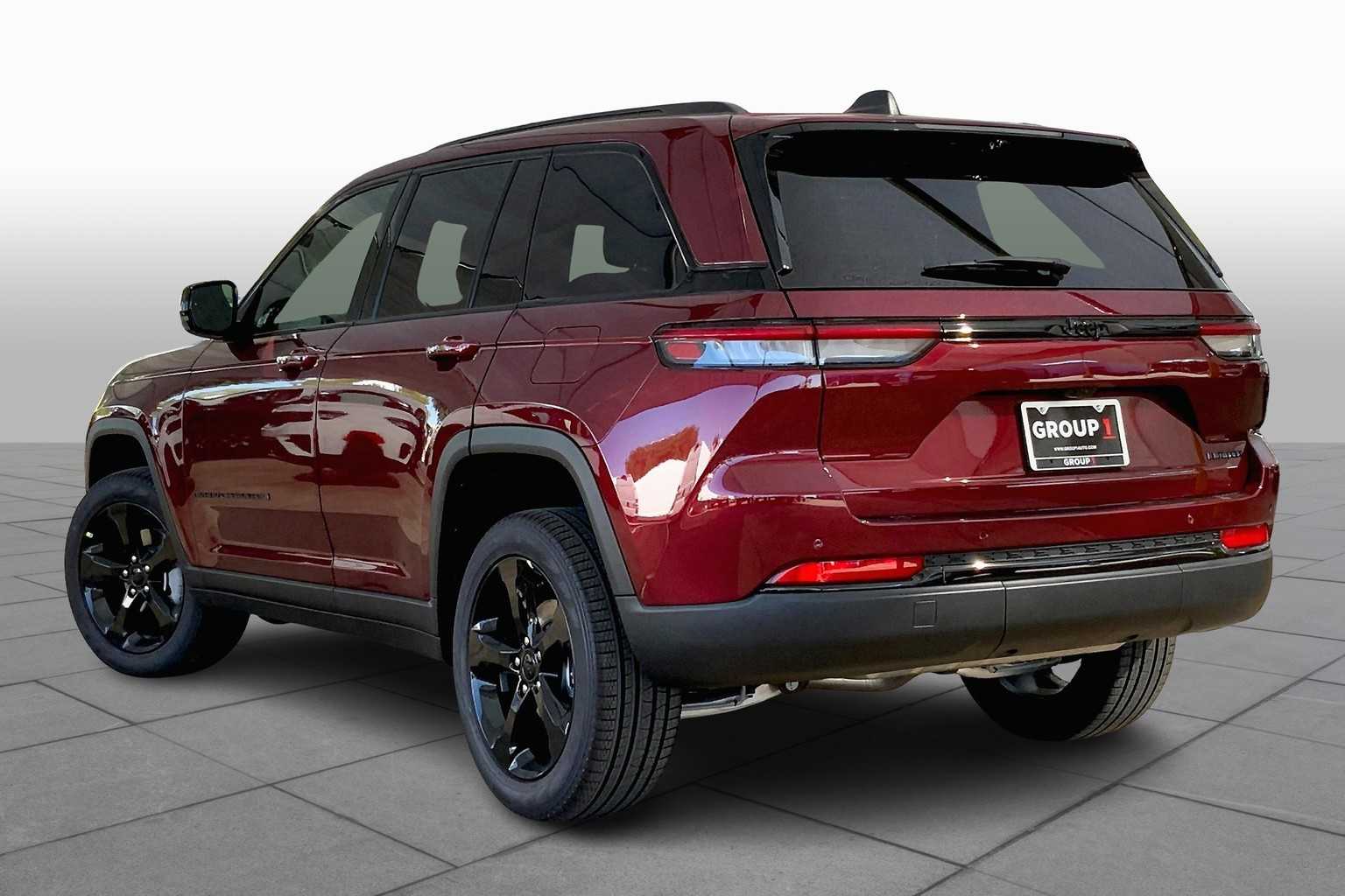 2025 Jeep Grand Cherokee Limited photo 8
