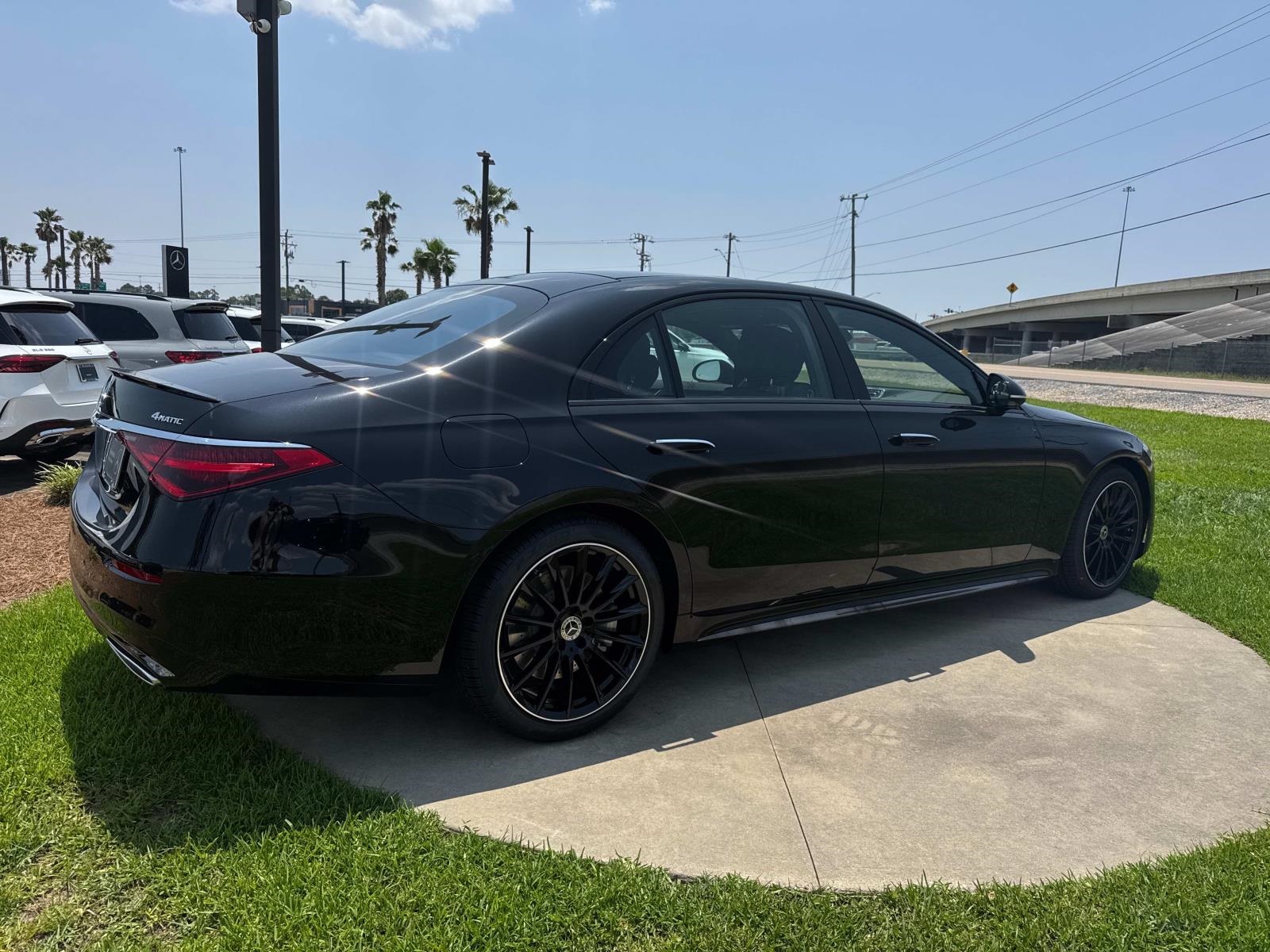2025 Mercedes Benz S 580 4MATIC photo 4
