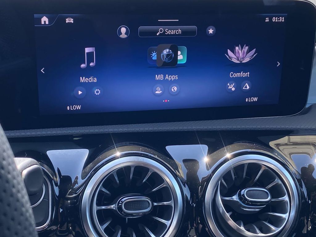 2025 Mercedes Benz CLA 250 photo 25