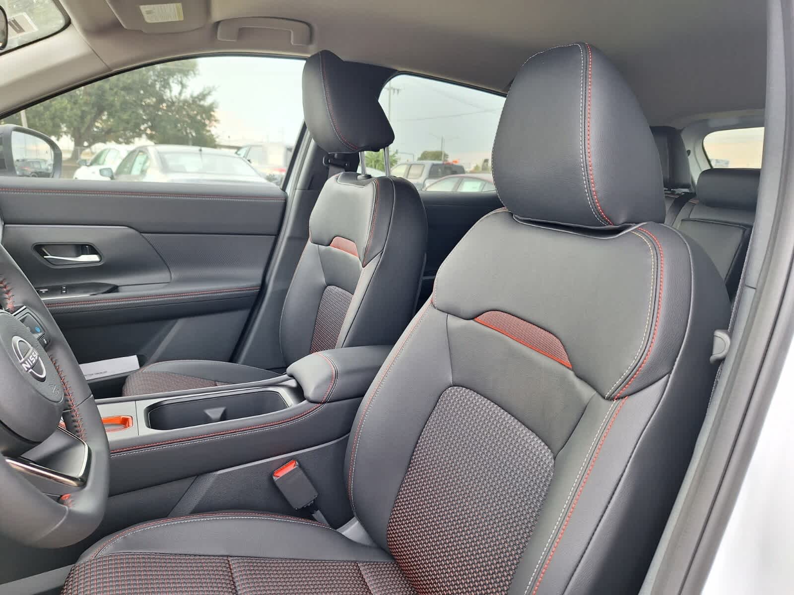2026 Nissan Kicks SR photo 11
