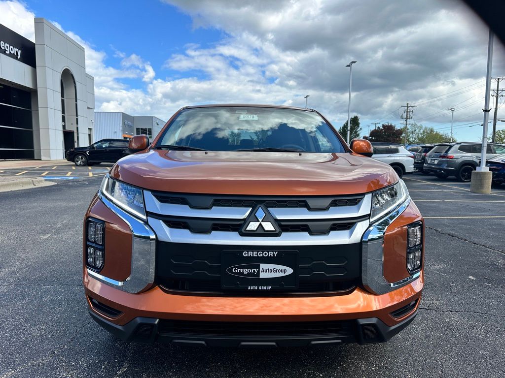 2025 Mitsubishi Outlander Sport ES photo 2