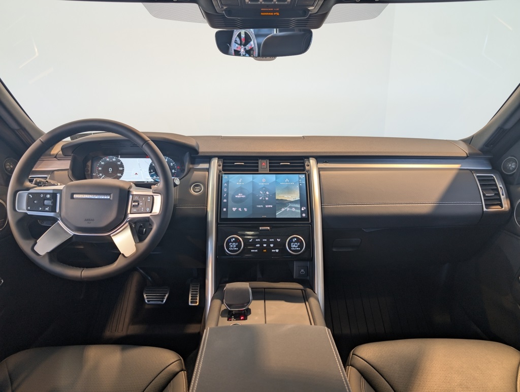2025 Land Rover Discovery SE photo 12