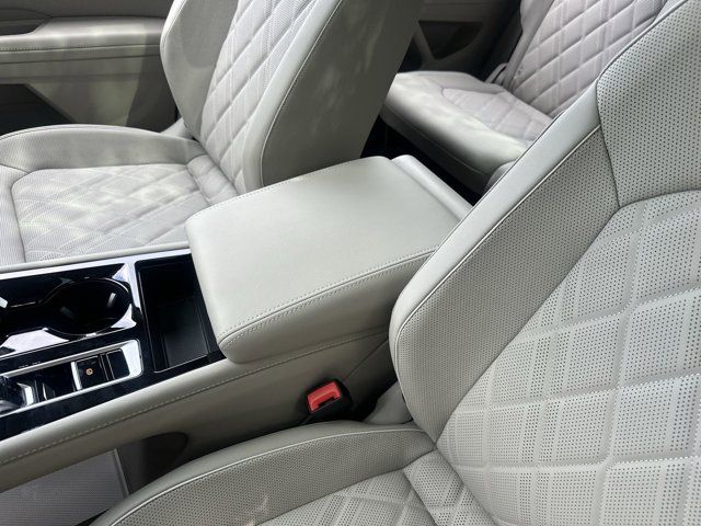 2026 Volkswagen Atlas SEL Premium R-Line photo 13