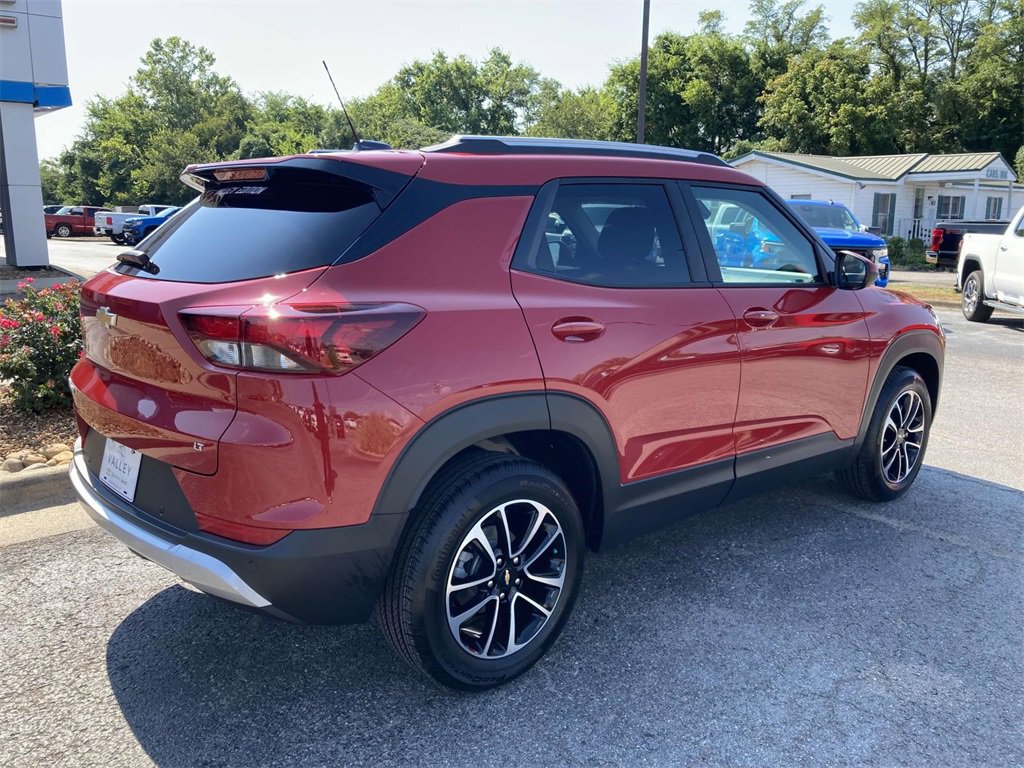 2026 Chevrolet Trailblazer LT photo 2