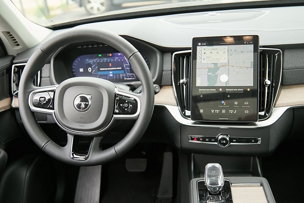 2026 VOLVO XC90 - Image 27