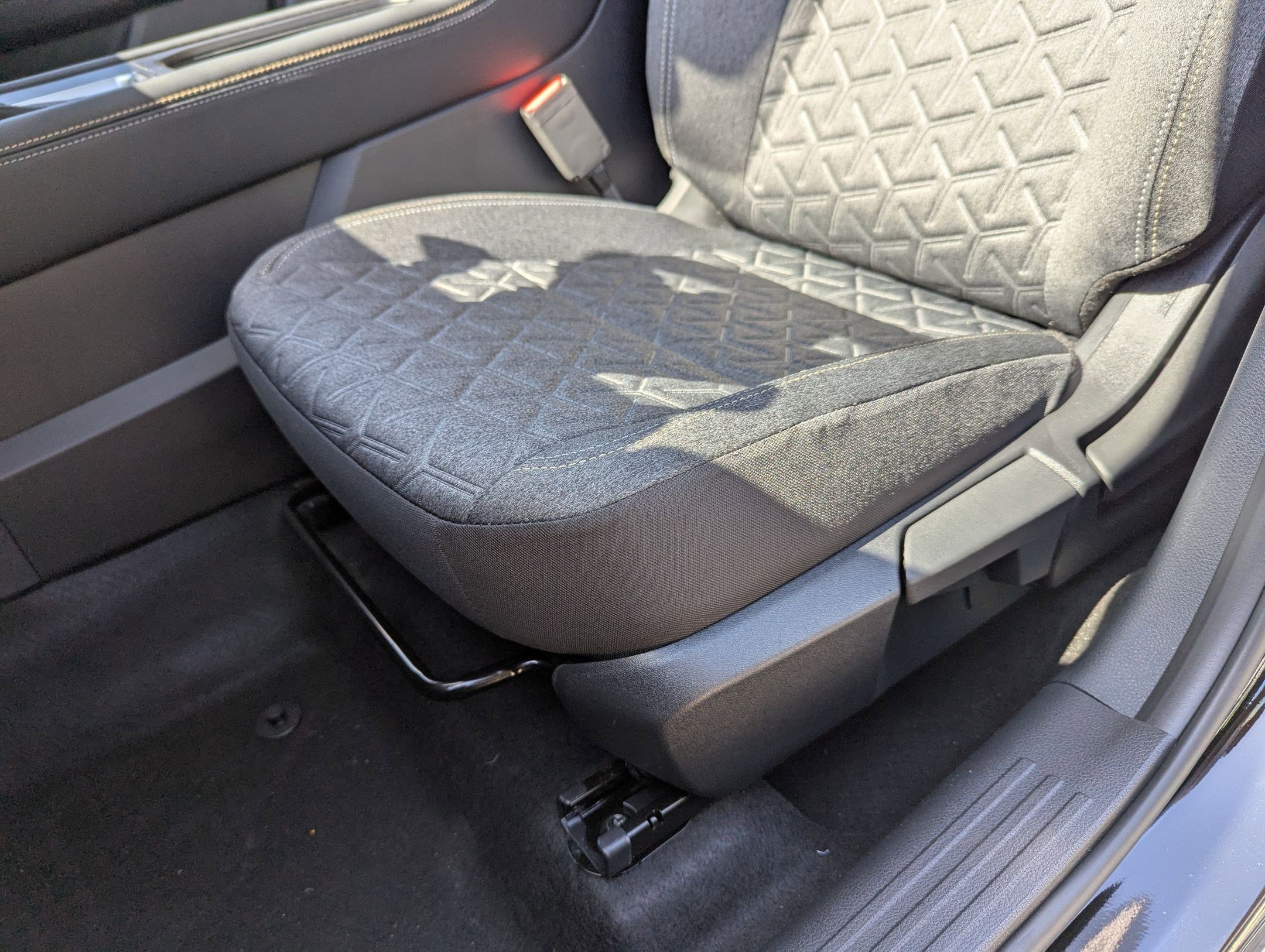 2025 Nissan Kicks SV photo 4