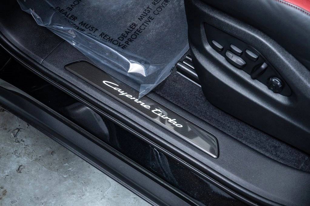 2026 Porsche Cayenne Turbo E-Hybrid Coupe photo 23