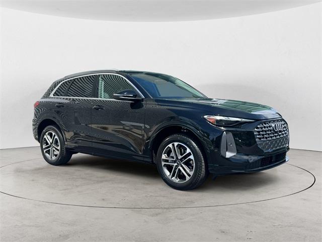 2025 Audi New Q5 Premium's photo