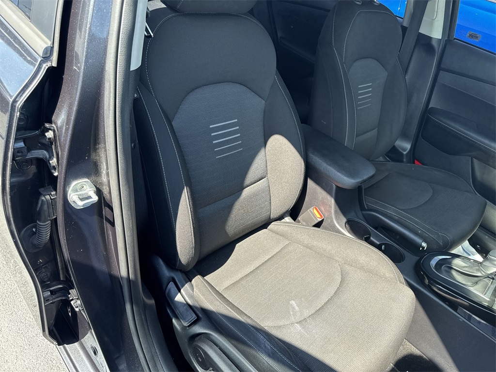 2019 Kia Forte S photo 29