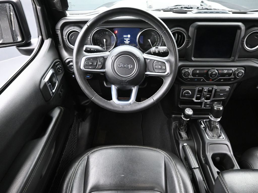 2023 Jeep Wrangler Sahara 4xe photo 9