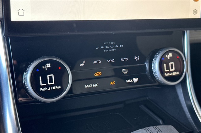 2024 Jaguar XF P250 R-Dynamic SE photo 17