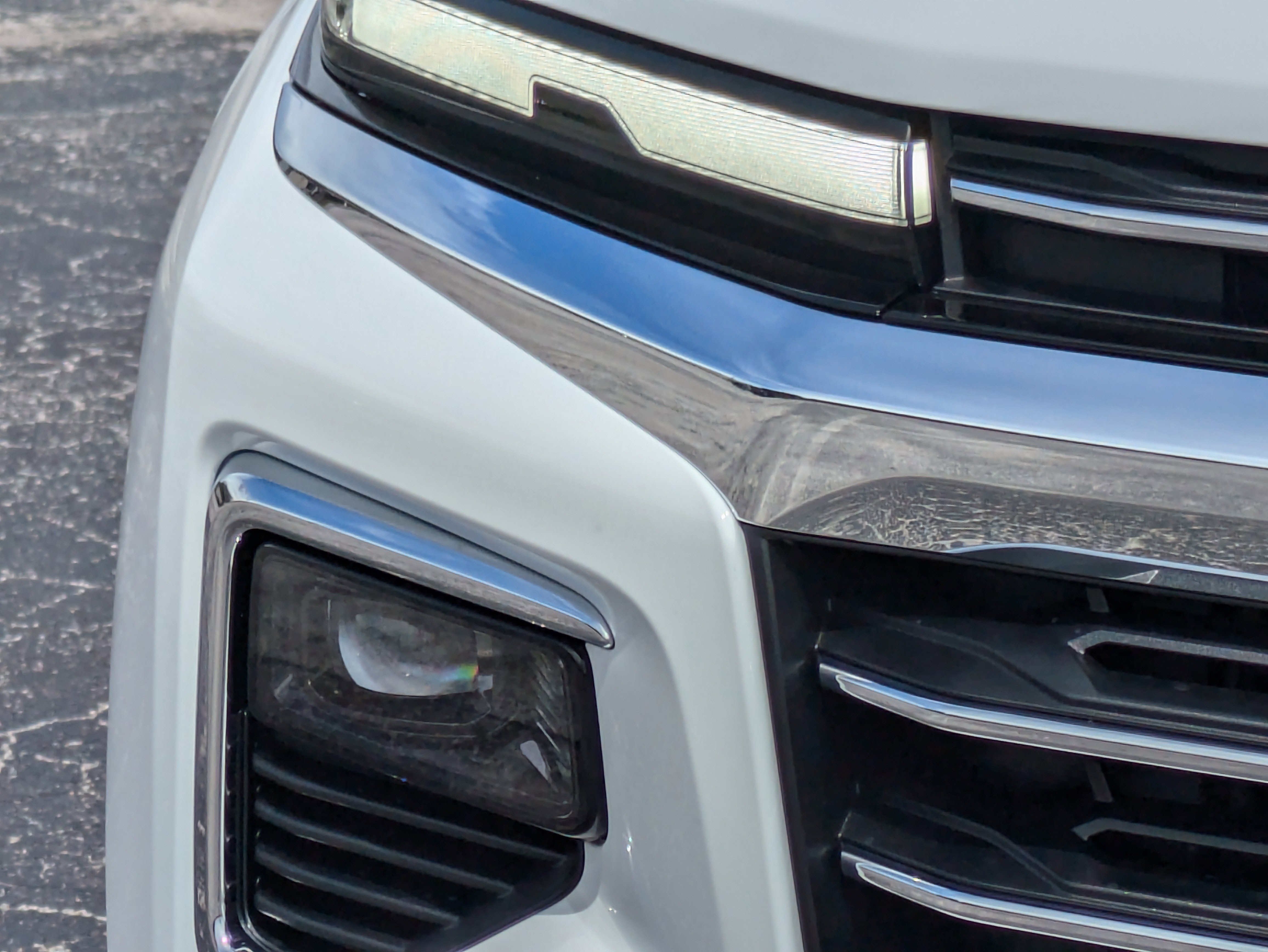 2026 Chevrolet Traverse photo 2