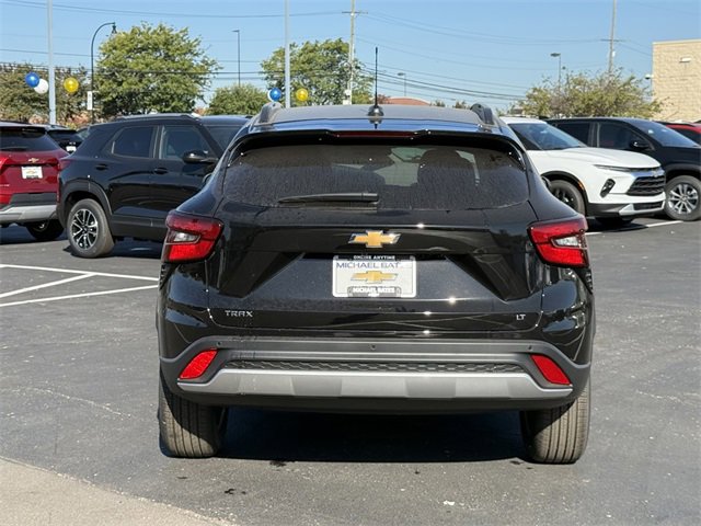 2026 Chevrolet Trax photo 2