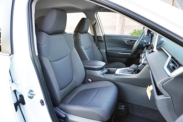 Used 2025 White Toyota LE image 11