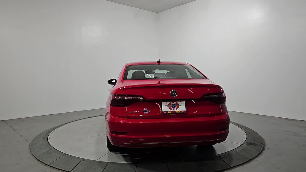 2021 Volkswagen Jetta SEL photo 4