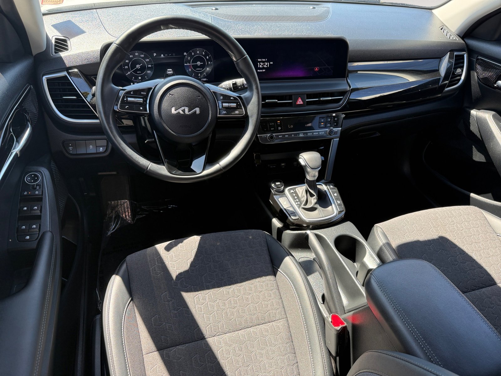 2024 Kia Seltos S photo 11