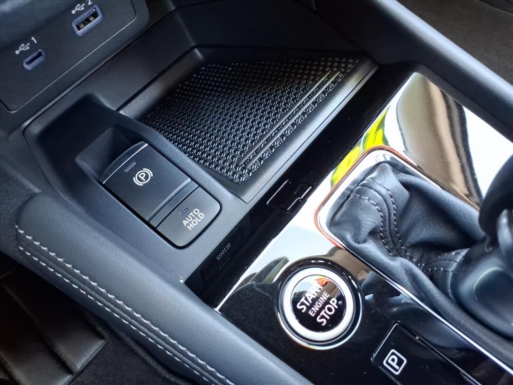 2024 Nissan Kicks SV photo 28
