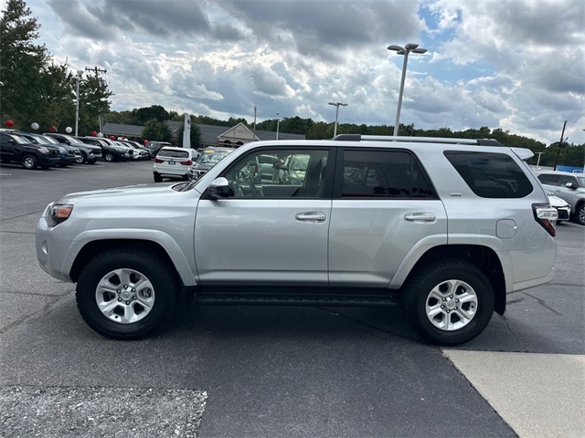 2024 Toyota 4Runner SR5 photo 3