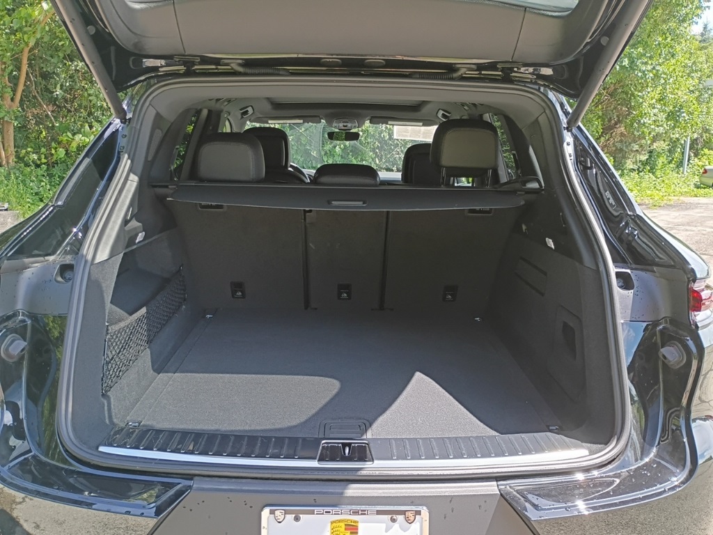 2025 Porsche Cayenne photo 15