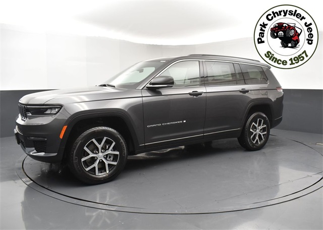 2025 Jeep Grand Cherokee Limited photo 3