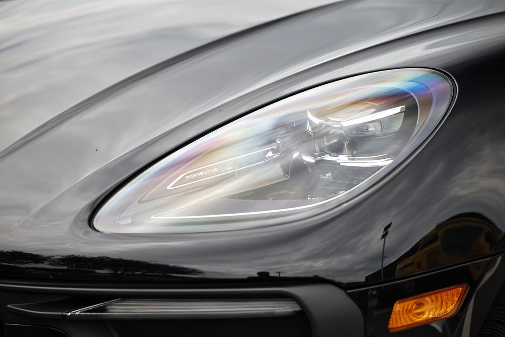2024 Porsche Macan T photo 10