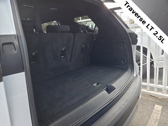 2025 Chevrolet Traverse photo 13