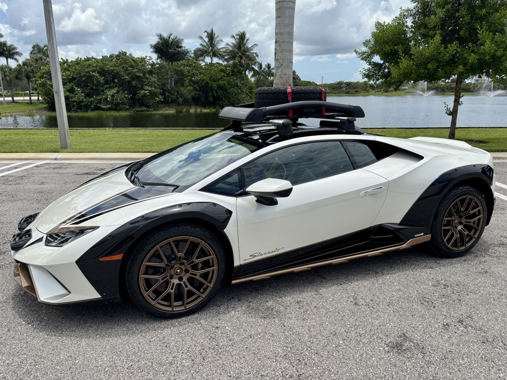 2024 Lamborghini Huracan Sterrato Base photo 12