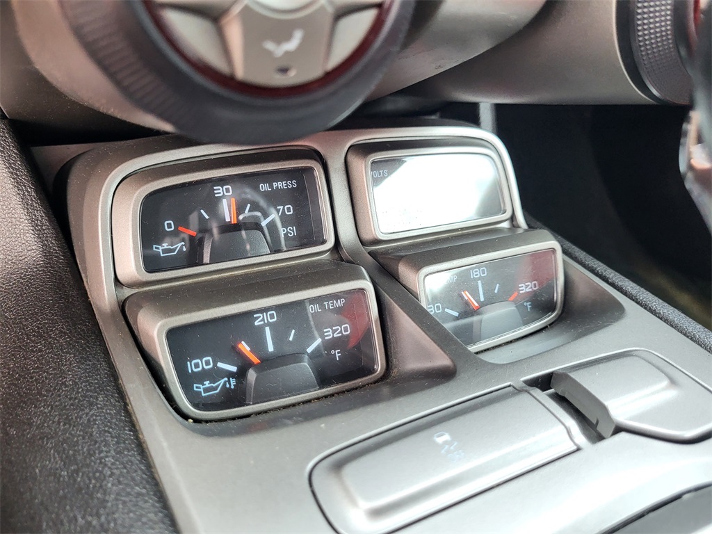 2013 Chevrolet Camaro 2LT photo 23